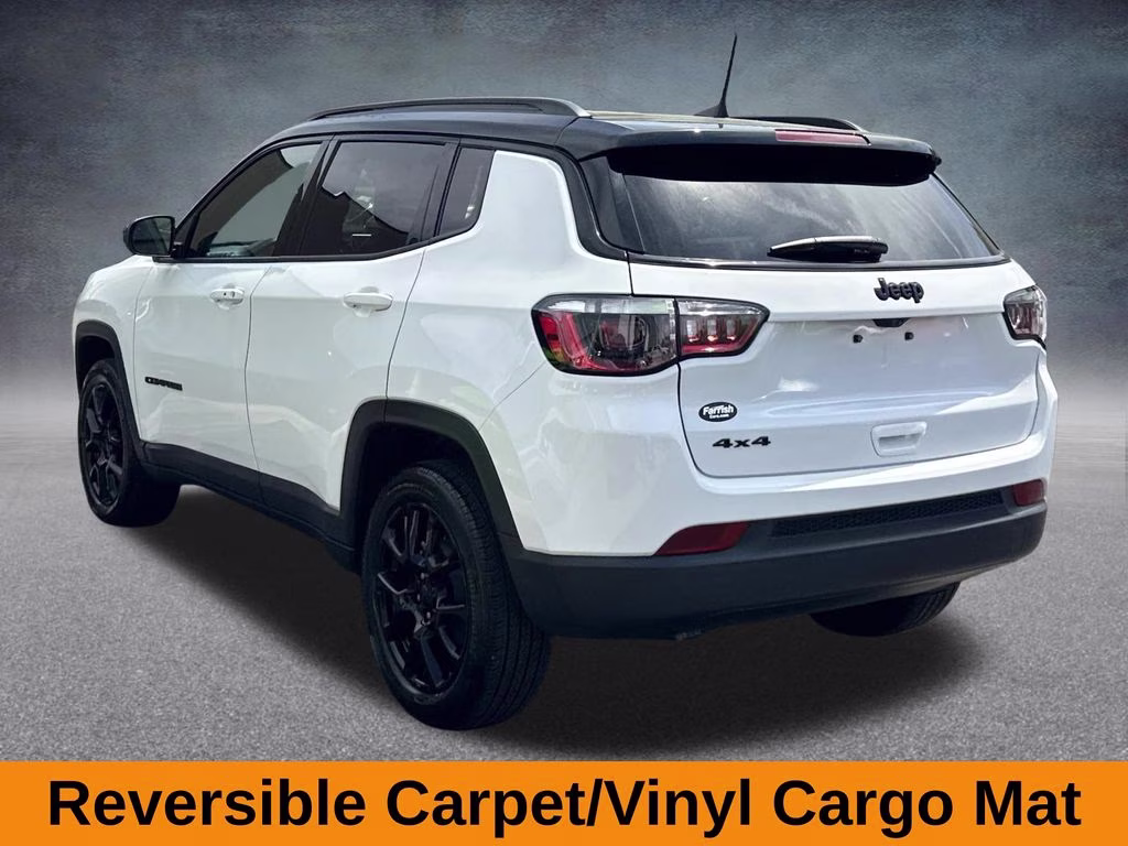 2023 Bright White Clearcoat Jeep Compass Altitude 4X4 SUV