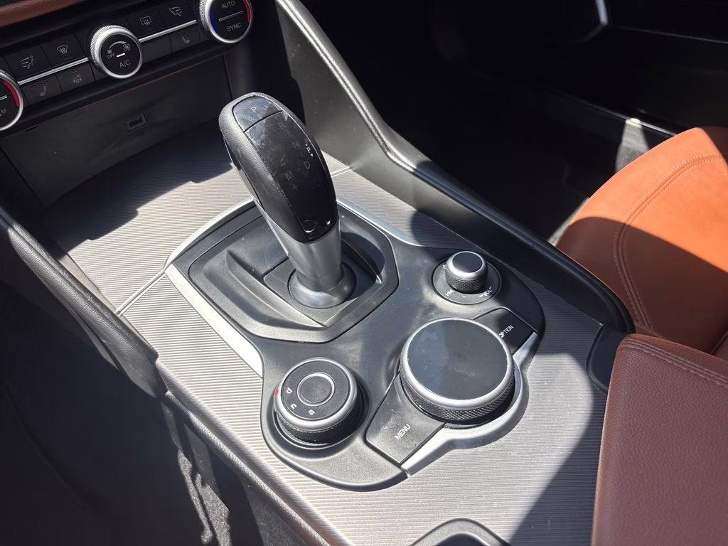 2018 Montecarlo Blue Metallic Alfa Romeo Giulia Ti Sport AWD Sedan