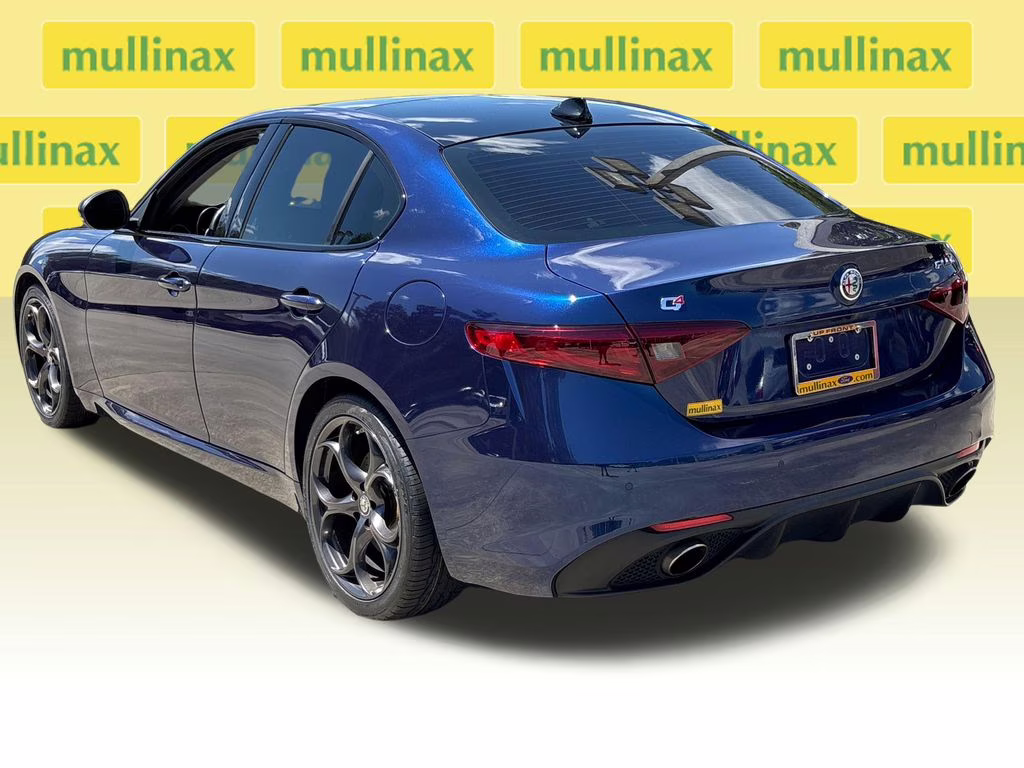 2018 Montecarlo Blue Metallic Alfa Romeo Giulia Ti Sport AWD Sedan