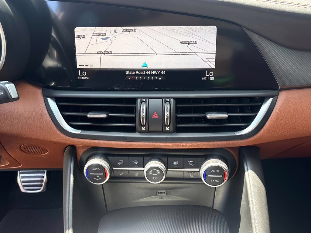 2018 Montecarlo Blue Metallic Alfa Romeo Giulia Ti Sport AWD Sedan