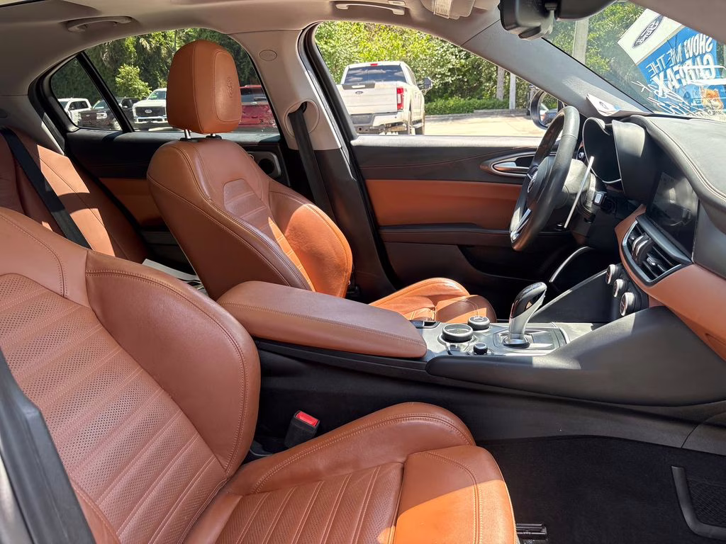 2018 Montecarlo Blue Metallic Alfa Romeo Giulia Ti Sport AWD Sedan