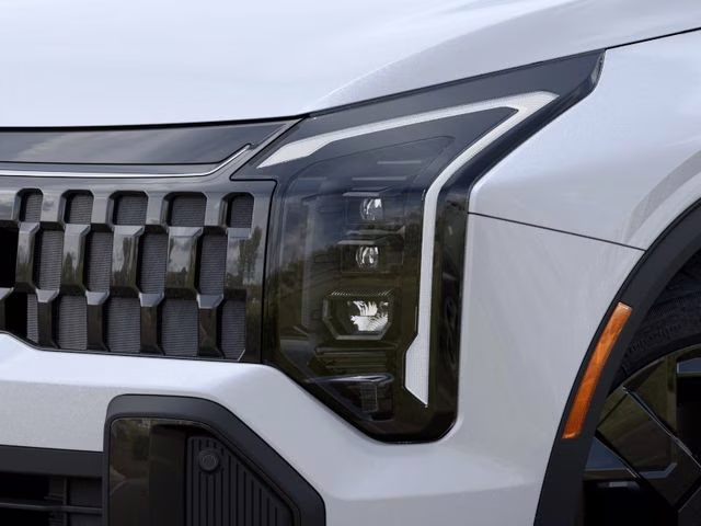 2026 Glacial White Pearl Kia Sportage X-Line AWD SUV