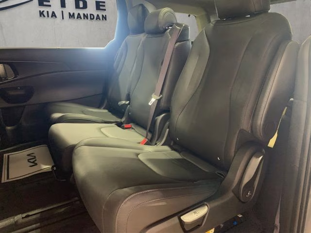 2026 Ceramic Silver Kia Carnival Hybrid SX FWD Van