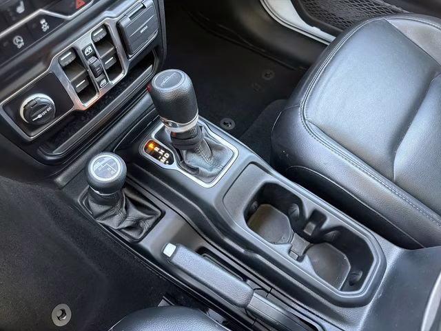 2023 Bright White Clearcoat Jeep Gladiator Texas Trail 4X4 Truck