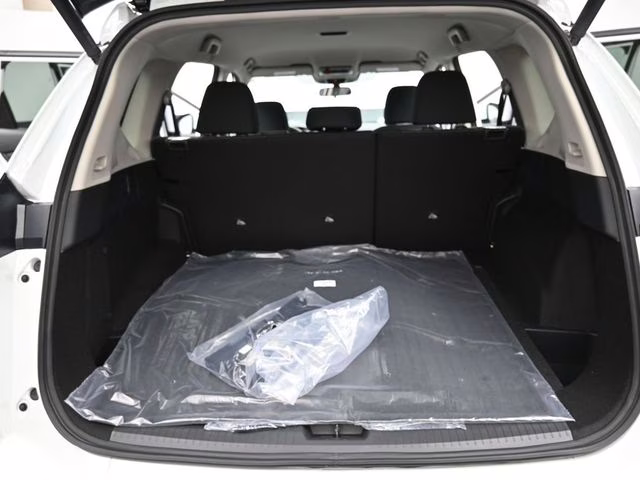 2026 Everest White Pearl Tricoat Nissan Rogue SV FWD SUV