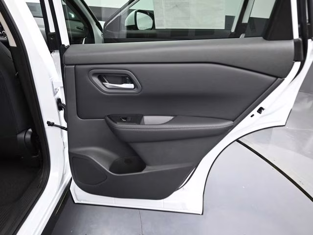 2026 Everest White Pearl Tricoat Nissan Rogue SV FWD SUV