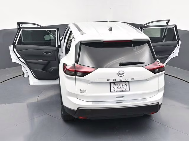 2026 Everest White Pearl Tricoat Nissan Rogue SV FWD SUV