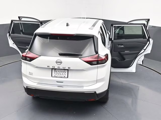 2026 Everest White Pearl Tricoat Nissan Rogue SV FWD SUV