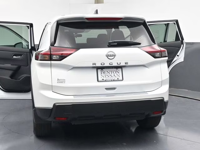 2026 Everest White Pearl Tricoat Nissan Rogue SV FWD SUV