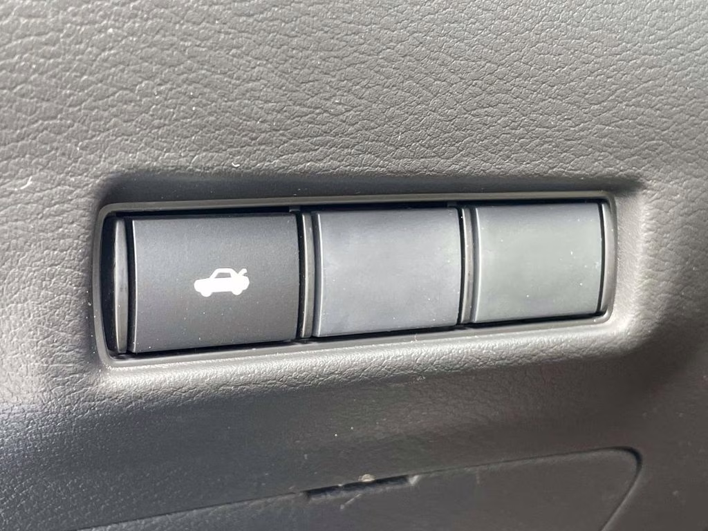 2026 Bluestone Pearl/Super Blk Nissan Sentra SR FWD Sedan