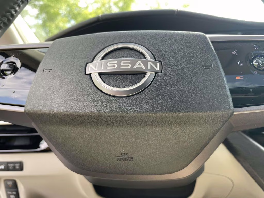 2026 Everest White Pearl/Black Nissan Murano Platinum AWD SUV