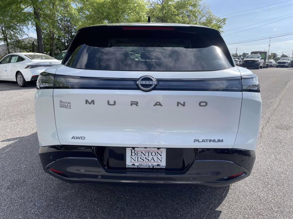 2026 Everest White Pearl/Black Nissan Murano Platinum AWD SUV