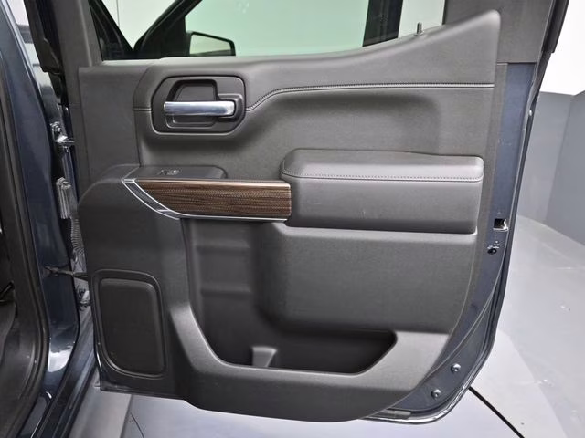 2021 Shadow Gray Metallic Chevrolet Silverado 1500 RST 4X4 Truck