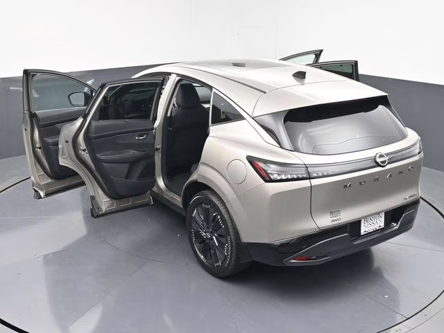 2026 Champagne Silver Metallic Nissan Murano Platinum AWD SUV