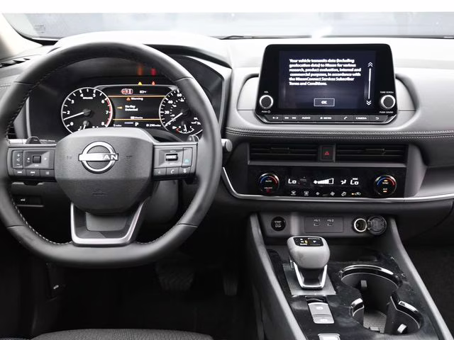 2026 Everest White Pearl Tricoat Nissan Rogue SV FWD SUV