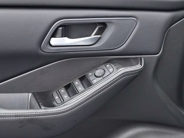 2026 Everest White Pearl Tricoat Nissan Rogue SV FWD SUV