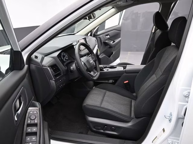 2026 Everest White Pearl Tricoat Nissan Rogue SV FWD SUV