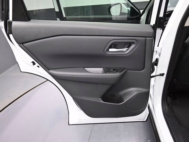 2026 Everest White Pearl Tricoat Nissan Rogue SV FWD SUV