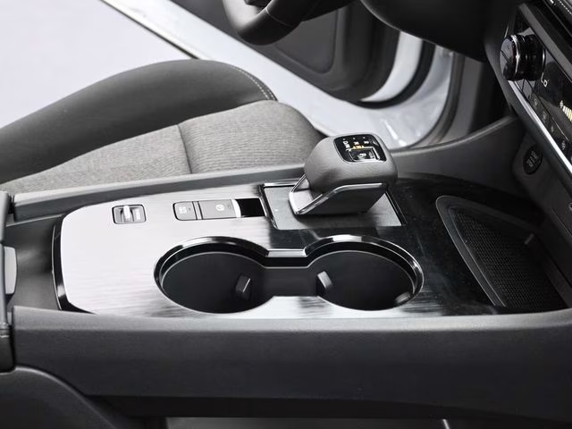 2026 Everest White Pearl Tricoat Nissan Rogue SV FWD SUV