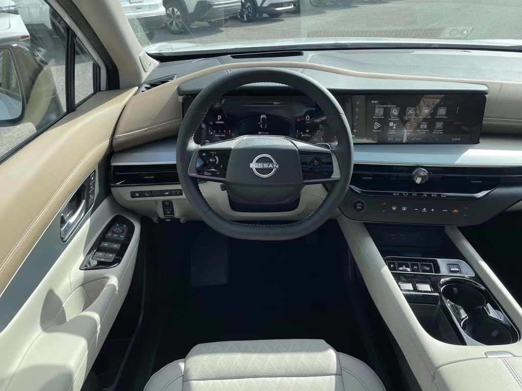2026 Everest White Pearl/Black Nissan Murano Platinum AWD SUV