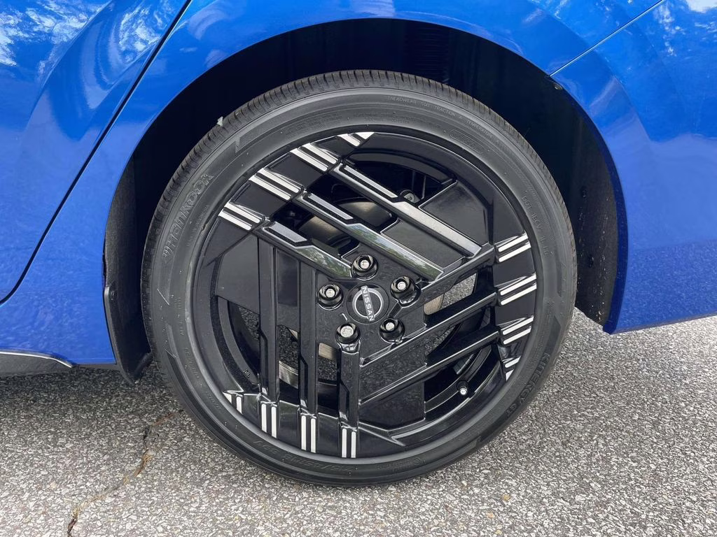 2026 Bluestone Pearl/Super Blk Nissan Sentra SR FWD Sedan