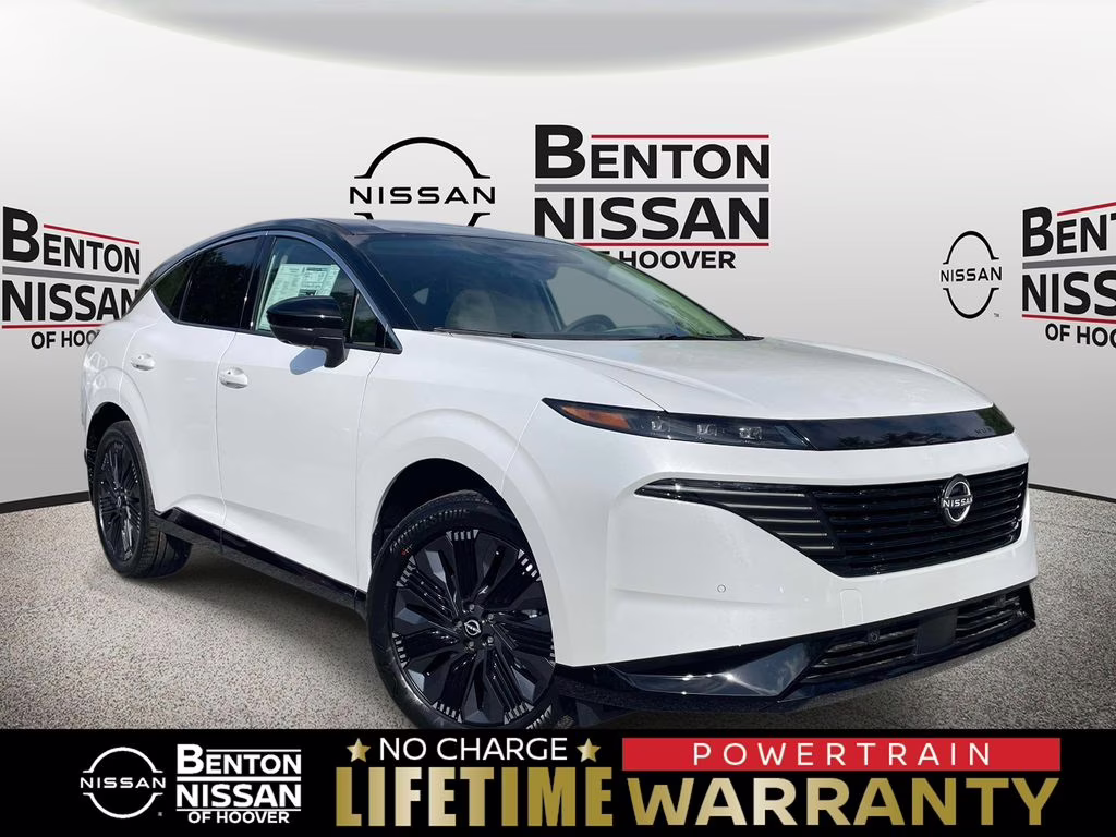 2026 Everest White Pearl/Black Nissan Murano Platinum AWD SUV