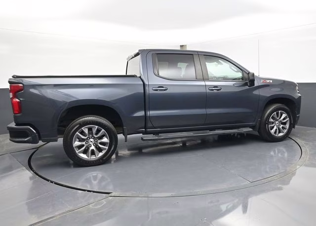 2021 Shadow Gray Metallic Chevrolet Silverado 1500 RST 4X4 Truck