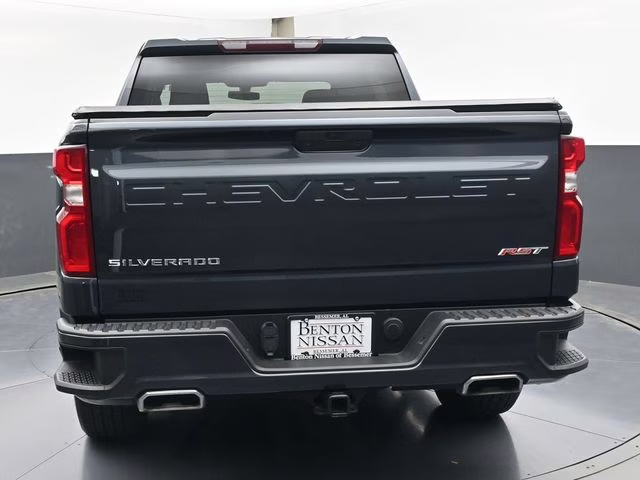 2021 Shadow Gray Metallic Chevrolet Silverado 1500 RST 4X4 Truck