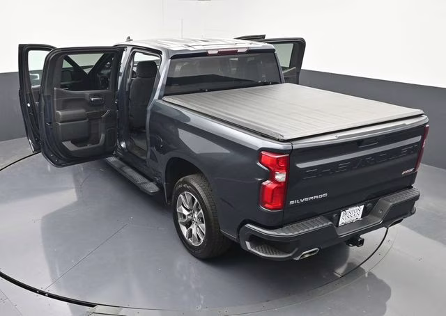 2021 Shadow Gray Metallic Chevrolet Silverado 1500 RST 4X4 Truck