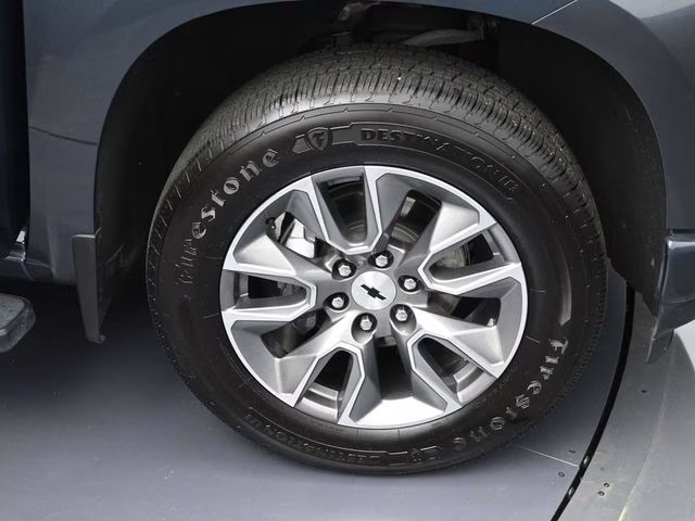 2021 Shadow Gray Metallic Chevrolet Silverado 1500 RST 4X4 Truck