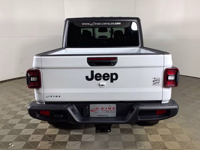 2026 Bright White Clearcoat Jeep Gladiator Willys 4X4 Truck