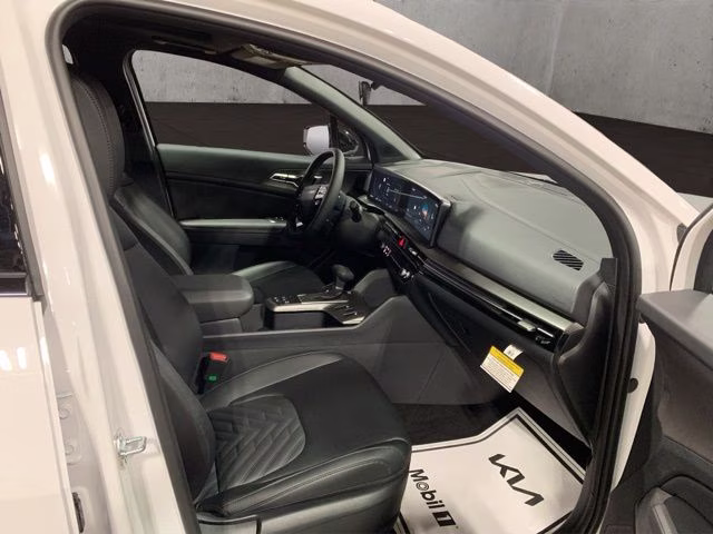 2026 Glacial White Pearl Kia Sportage X-Line AWD SUV