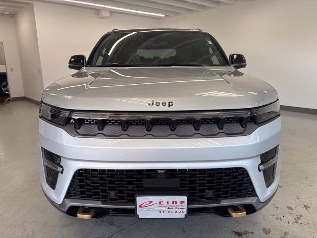 2026 Silver Zynith Jeep Grand Wagoneer 4X4 4X4 SUV