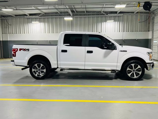 2019 Oxford White Ford F-150 XL 4X4 Truck