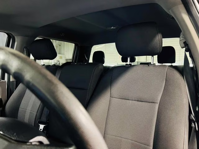 2019 Oxford White Ford F-150 XL 4X4 Truck