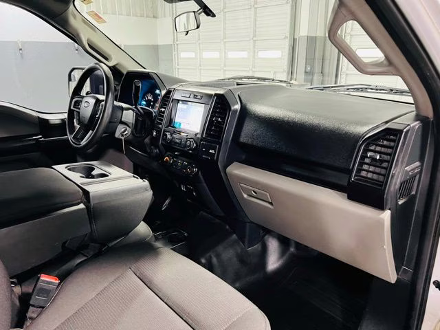 2019 Oxford White Ford F-150 XL 4X4 Truck