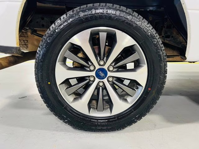 2019 Oxford White Ford F-150 XL 4X4 Truck