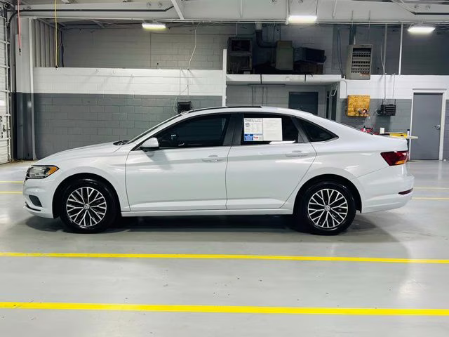 2019 White Silver Metallic Volkswagen Jetta 1.4T SE FWD Sedan