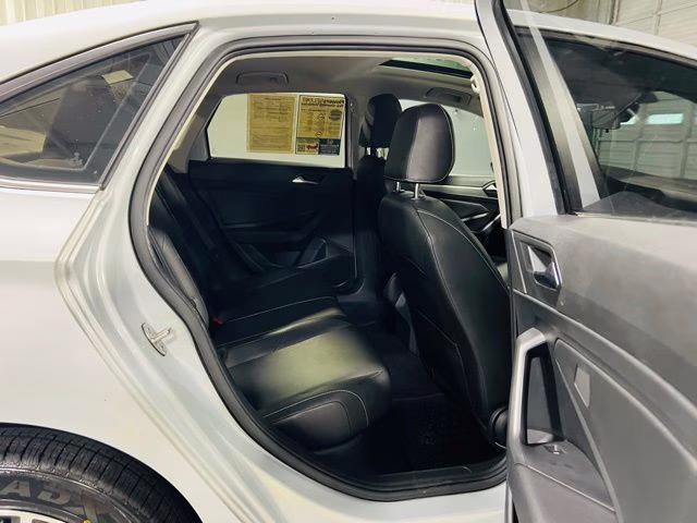 2019 White Silver Metallic Volkswagen Jetta 1.4T SE FWD Sedan