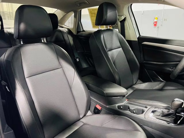 2019 White Silver Metallic Volkswagen Jetta 1.4T SE FWD Sedan