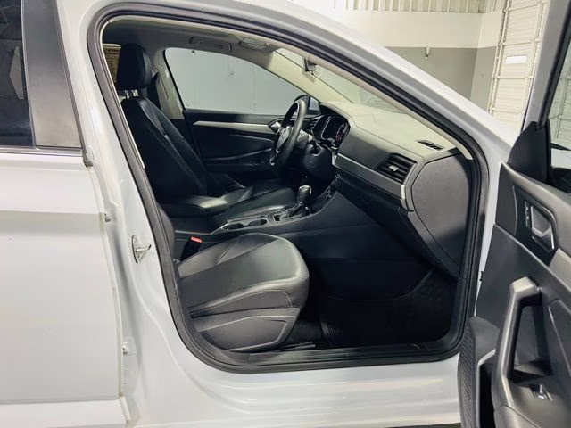 2019 White Silver Metallic Volkswagen Jetta 1.4T SE FWD Sedan