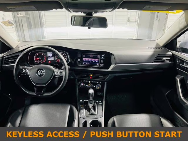 2019 White Silver Metallic Volkswagen Jetta 1.4T SE FWD Sedan