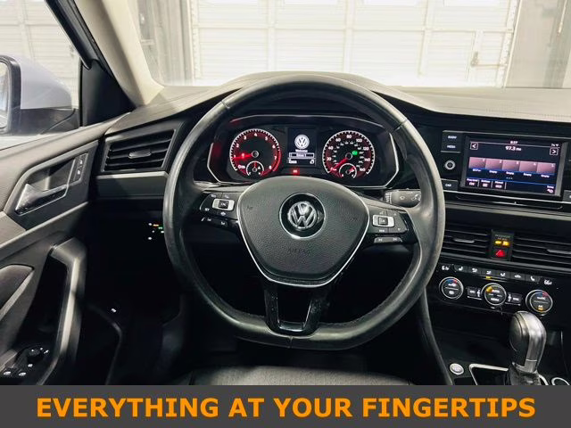2019 White Silver Metallic Volkswagen Jetta 1.4T SE FWD Sedan