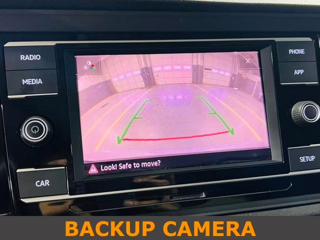 2019 White Silver Metallic Volkswagen Jetta 1.4T SE FWD Sedan