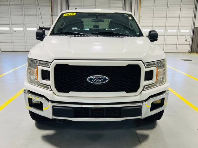 2019 Oxford White Ford F-150 XL 4X4 Truck