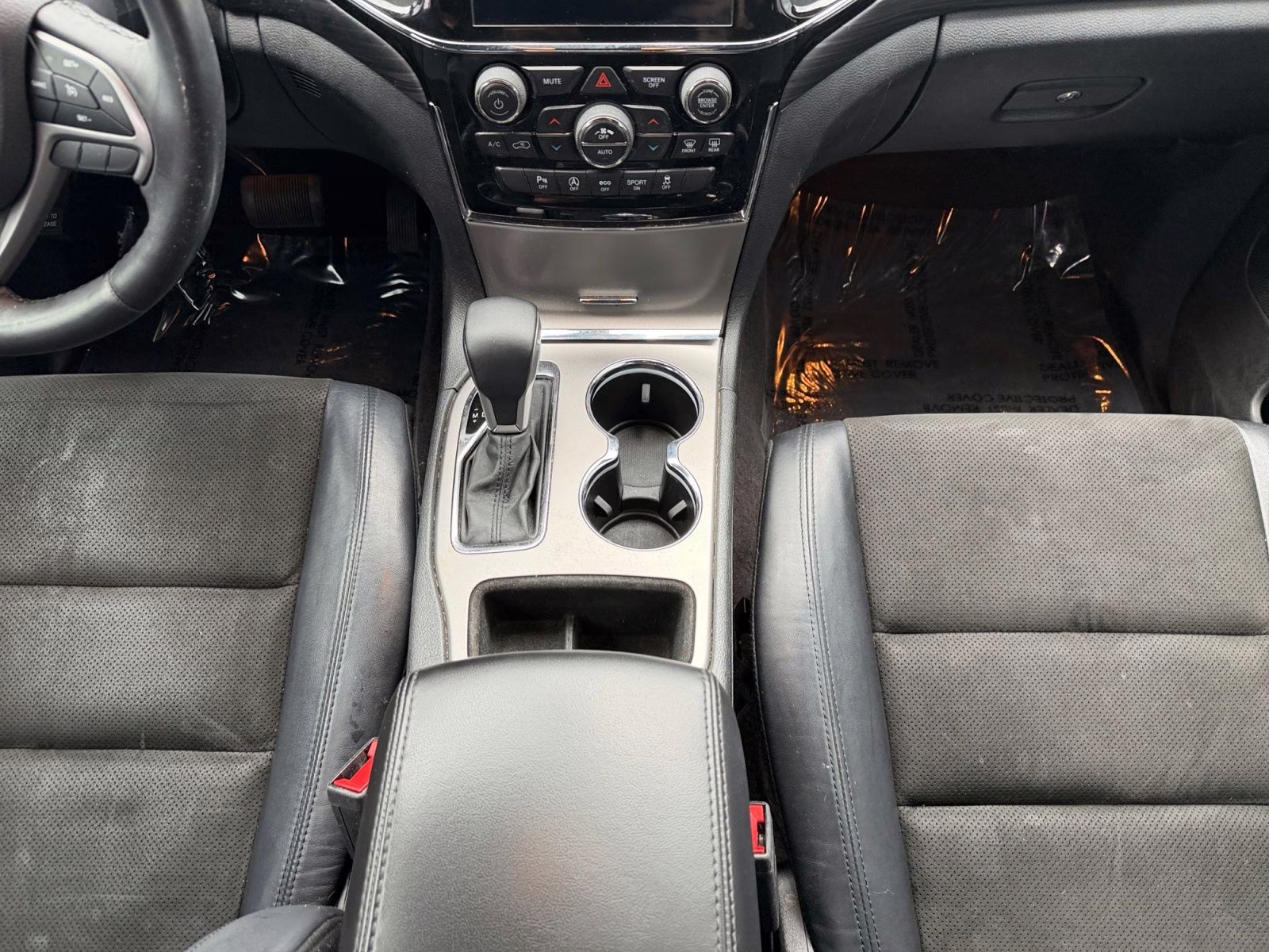 2019 Bright White Clearcoat Jeep Grand Cherokee Altitude 4X4 SUV