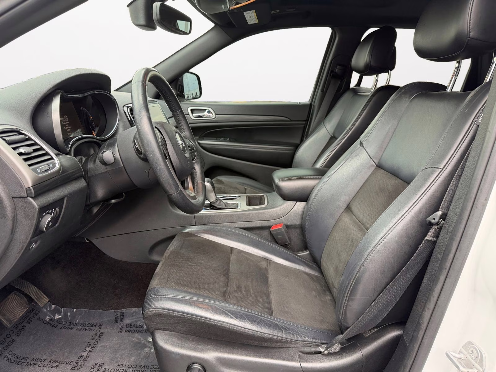 2019 Bright White Clearcoat Jeep Grand Cherokee Altitude 4X4 SUV