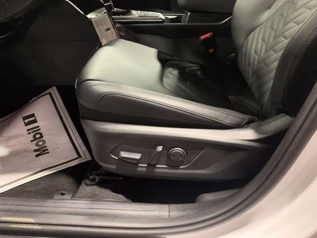 2026 Glacial White Pearl Kia Sportage X-Line AWD SUV