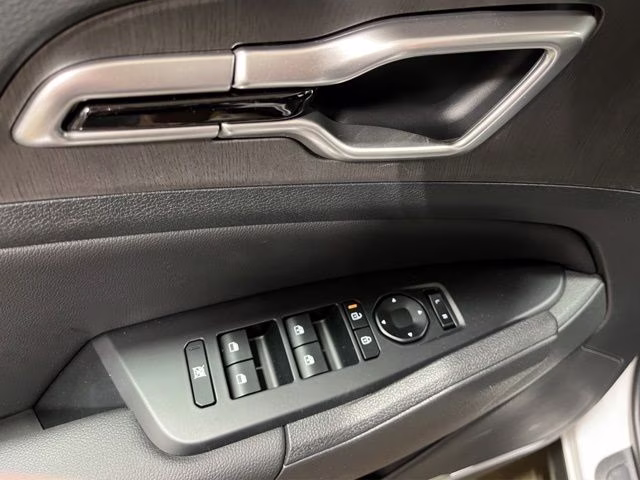 2026 Glacial White Pearl Kia Sportage X-Line AWD SUV
