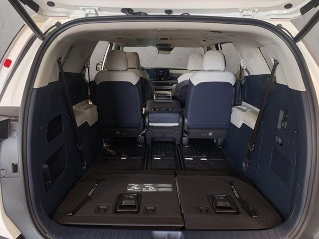 2026 Snow White Pearl Kia Carnival Hybrid SX FWD Van